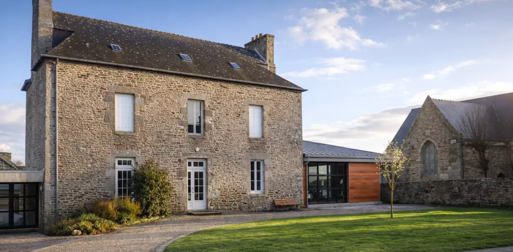 Rénovation énergétique d'une école à St Helen dans le 22. MOE : Adeno